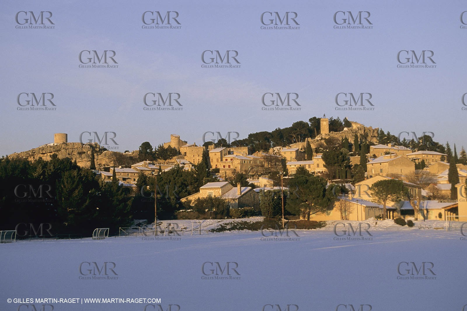 France, Provence, Neige en hiver   Snow in Provence