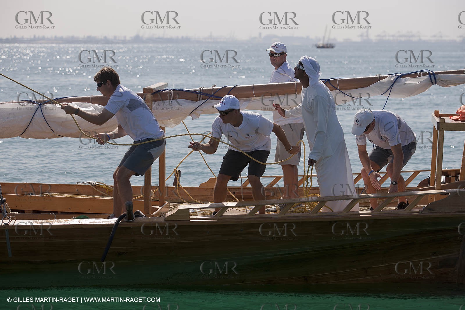 20 11 2010 - Dubai (UAE) - Dubai Louis Vuitton Trophy - Traditionnal dhow races for competing teams