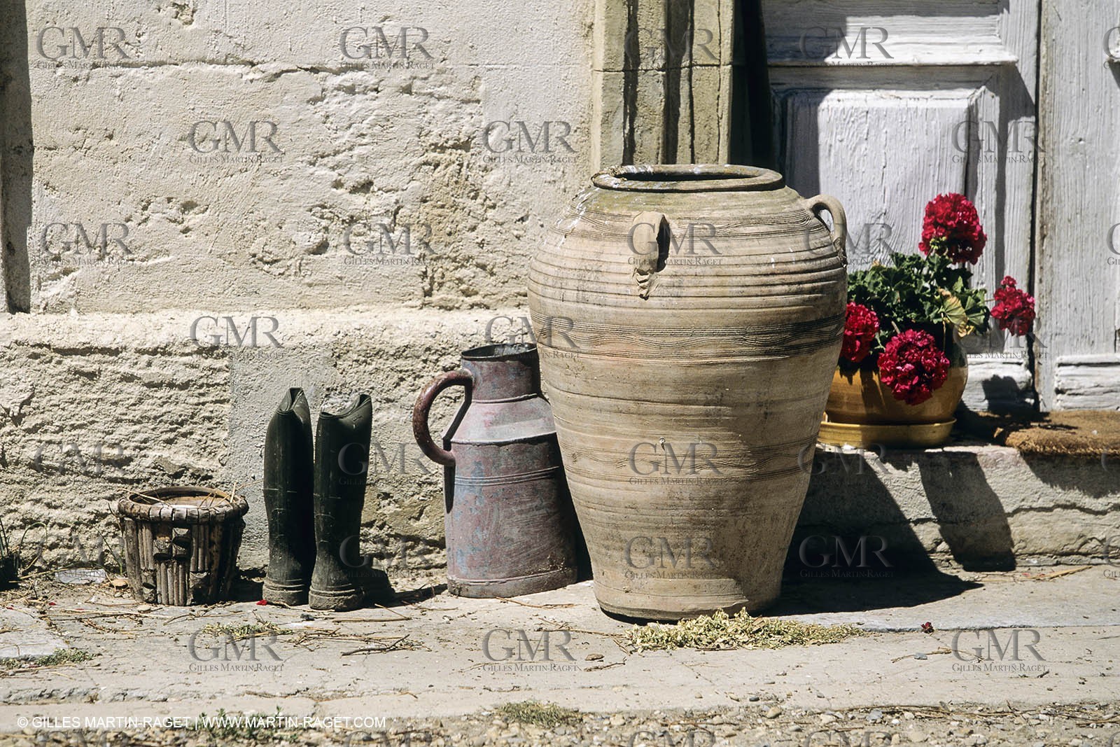Camargue (FRA) - houses and cants from Camargue
