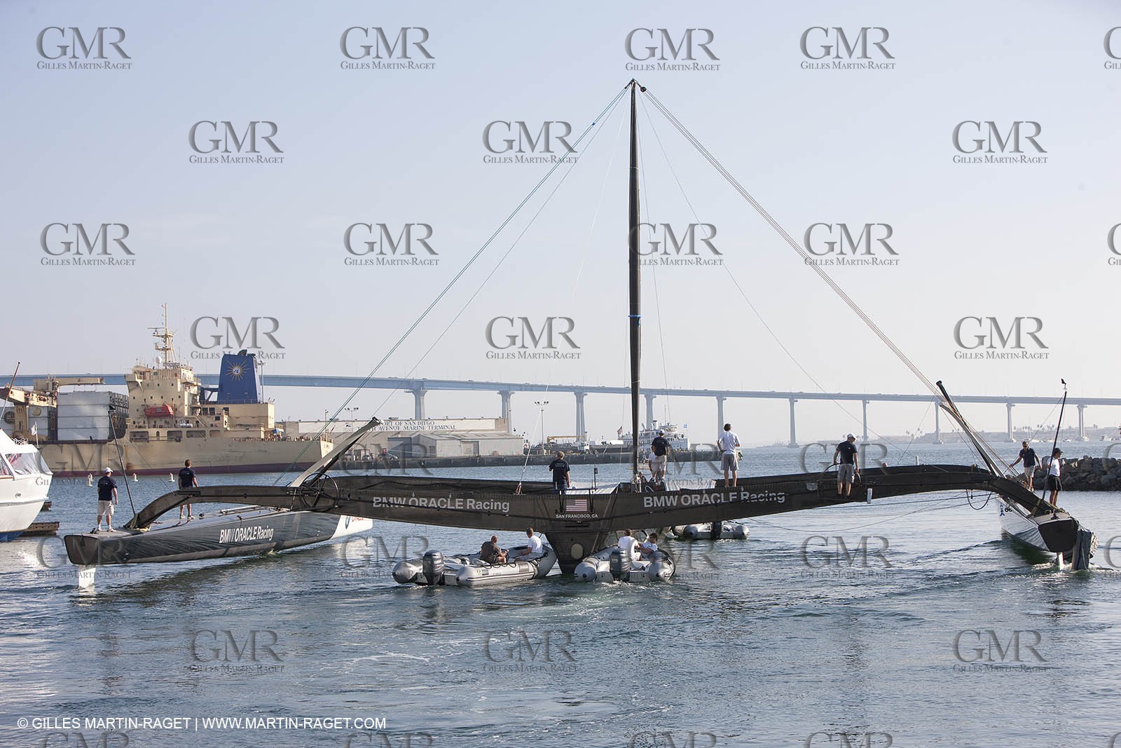 08 11 2009 - San Diego (USA, CA) - 33rd America's Cup - BMW ORACLE Racing - Wing revealed