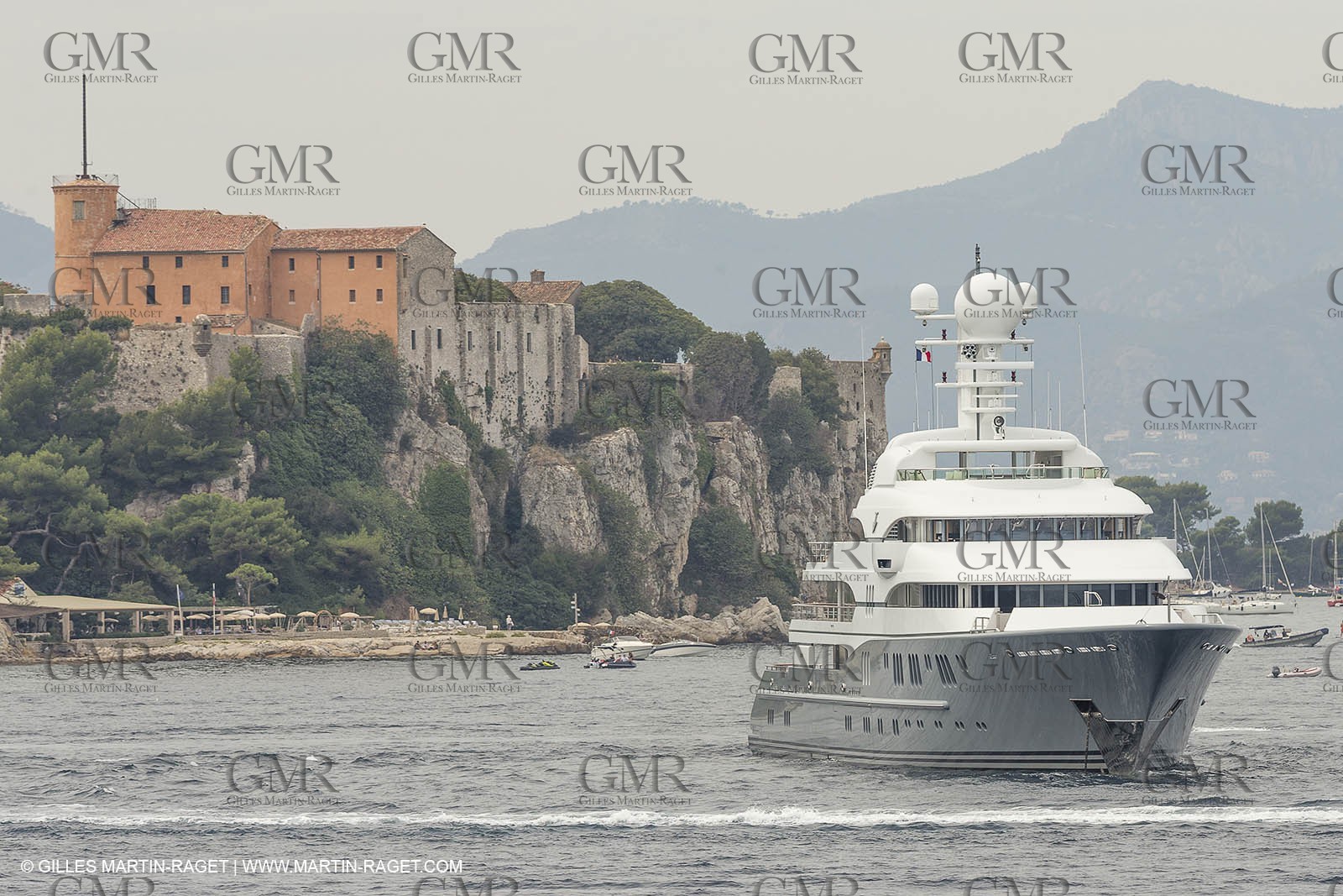 21 09 2014 - Cannes (FRA,83), Motor yacht TV