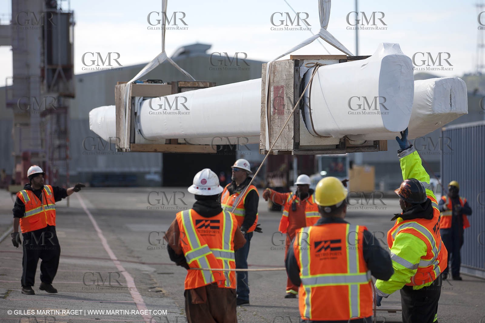 01 03 2011 - San Frnacisco (USA,CA) - Harbour operations - ship details - ship unloading - containers