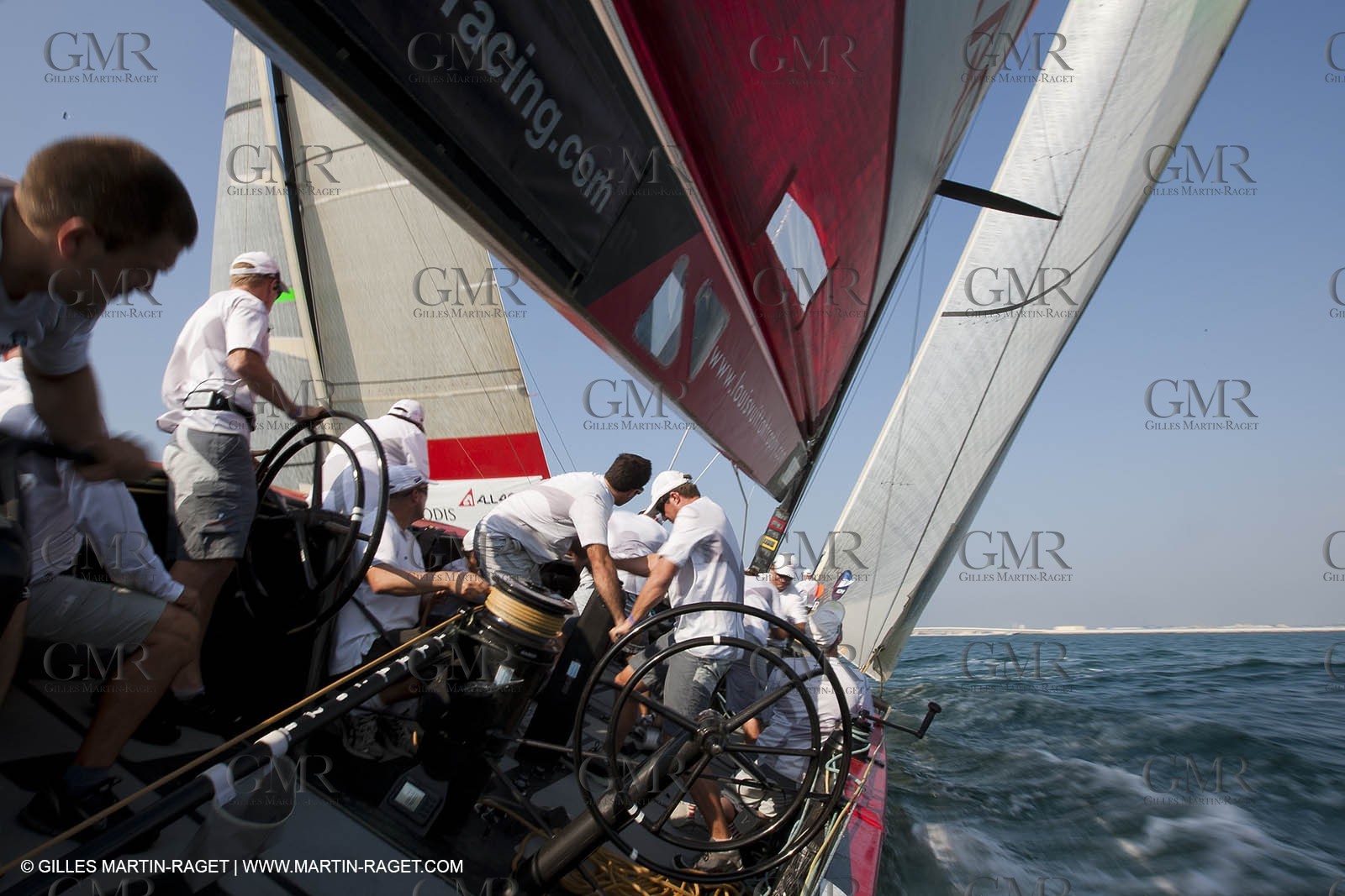 14 11 2010 - Dubai (UAE) - Dubai Louis Vuitton Trophy -  BMW ORACLE Racing - Training - Onboard Vs All 4 one