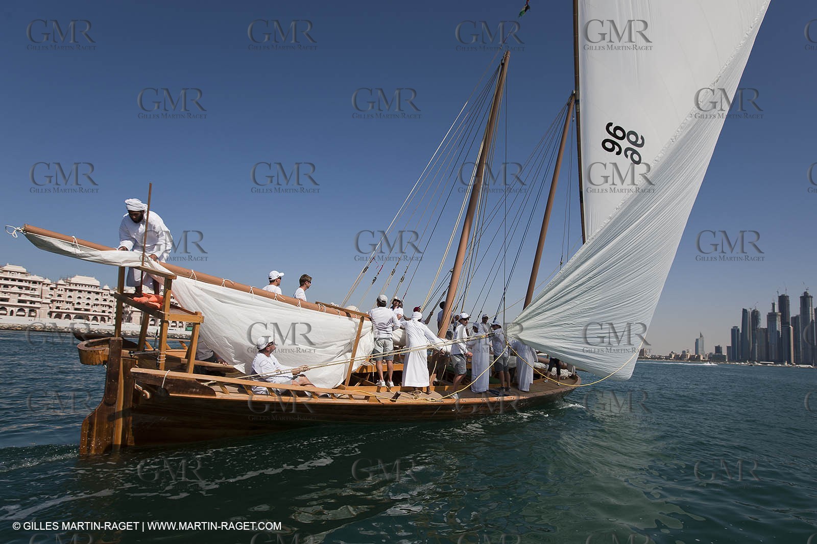 20 11 2010 - Dubai (UAE) - Dubai Louis Vuitton Trophy - Traditionnal dhow races for competing teams