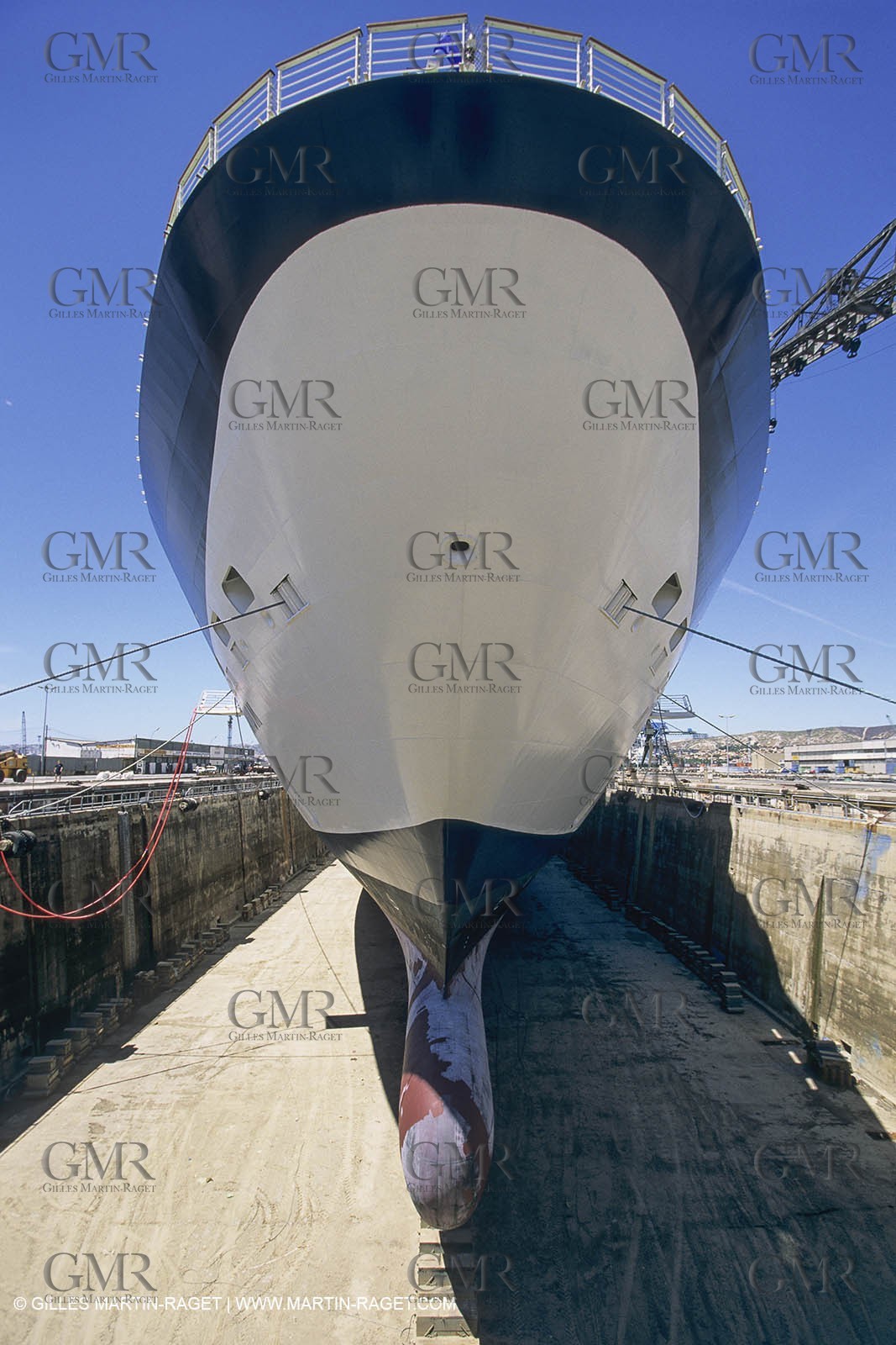 Monde maritime, opérations porturaires, ports, manoeuvres, marine world, harbour operations, maritime shipping,