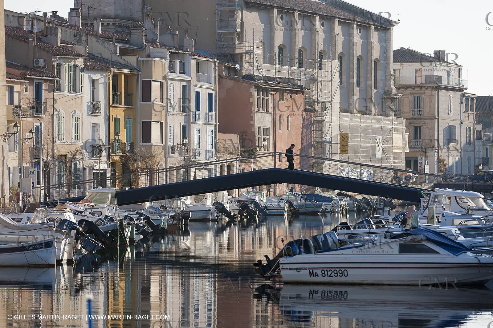 14 03 2012 - Martigues (FRA,13) - neighborhood Le Miroir (the mirror)