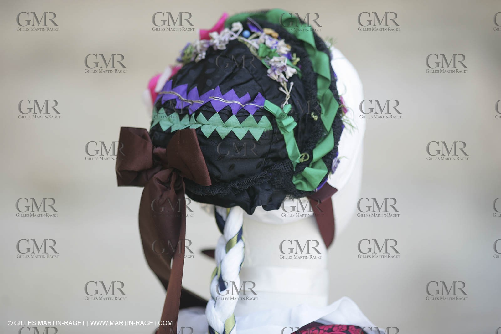 May 2004 - La Tour d'Aigues (FRA, 84) - Old costumes for women of the South exhibition