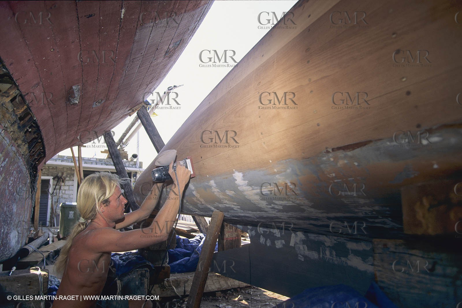 motor boats, claissc runabouts, cefit or Sagitta at Trapani boatyard (Cassis, FRA,13)