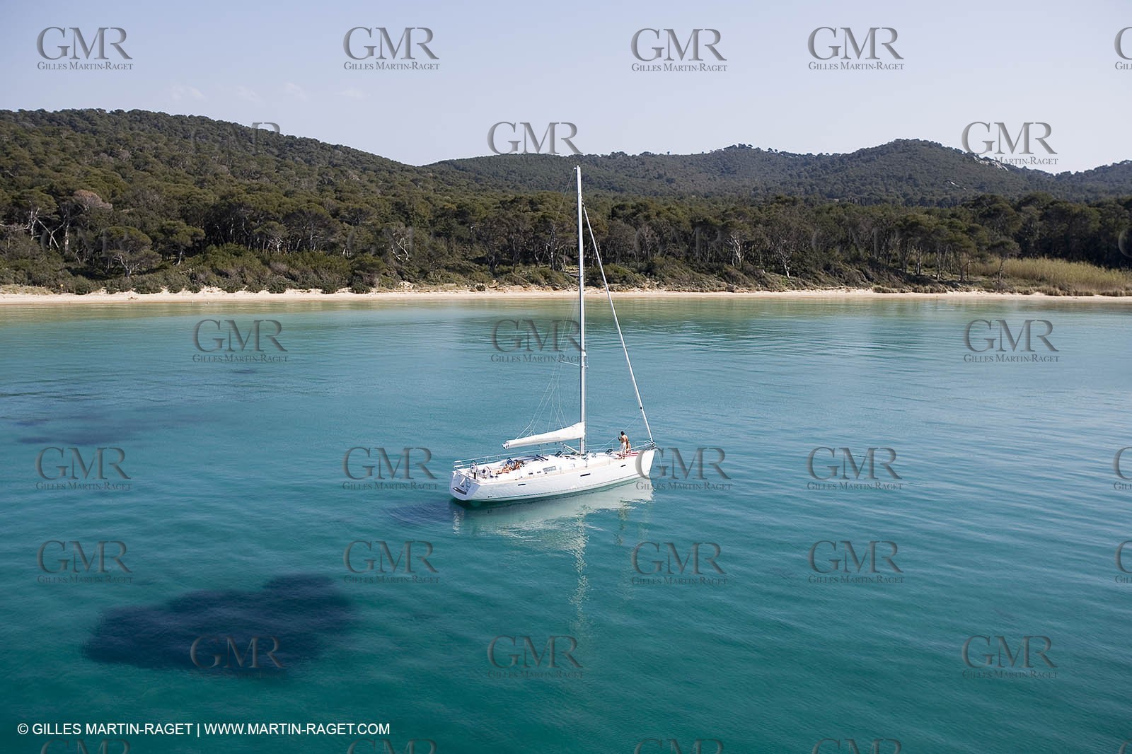 Cruising monohull mooring