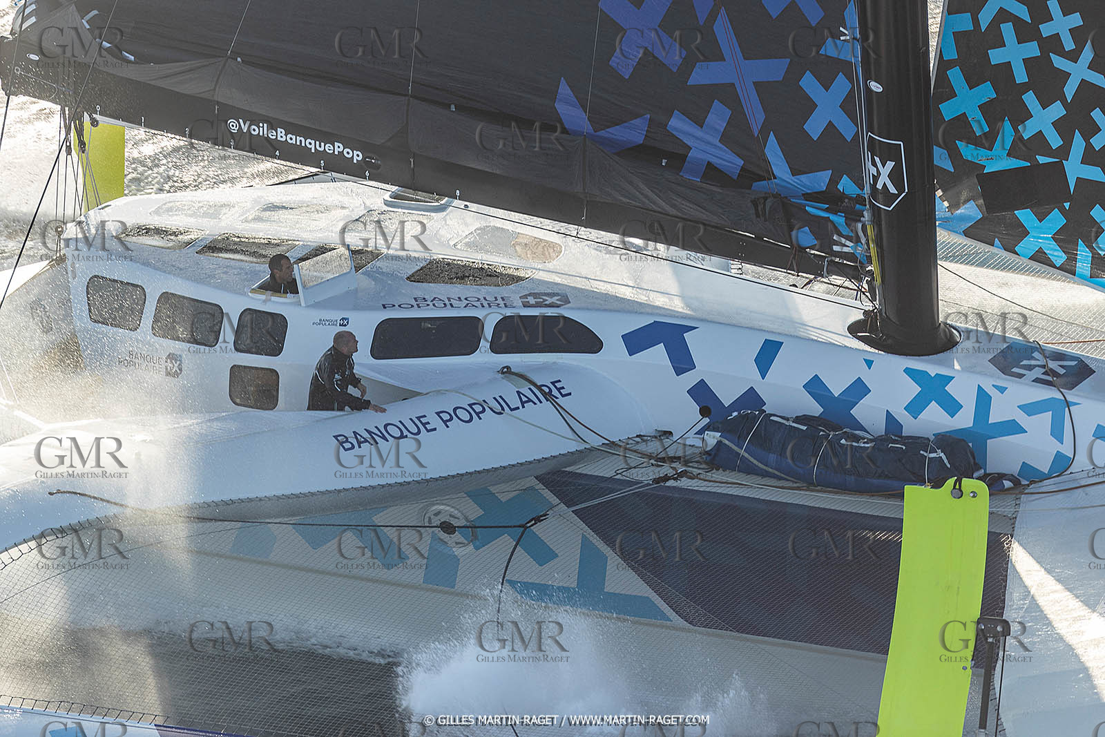 Banque Populaire devant Marseille