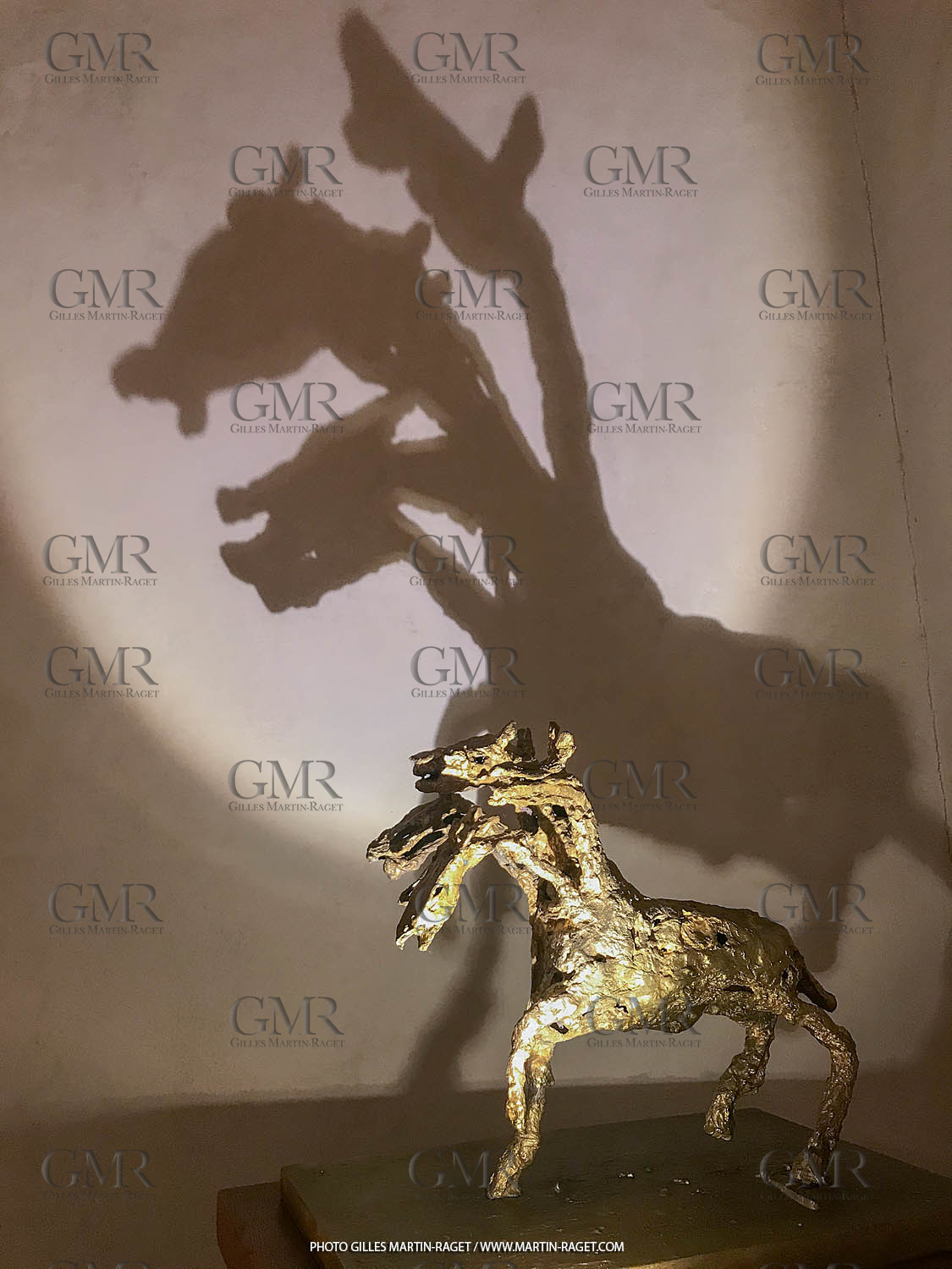 12 02 2020, Marseille (FRA,13), Oeuvre de Germaine Richier, Le Cheval à six têtes, petit 1955 ou 1956, Bronze naturel nettoyé, Numéroté Epreuve d'artiste, fondeur : L. Thinot, Paris, 35,5 x 38 x 18 cm, Collection particulière