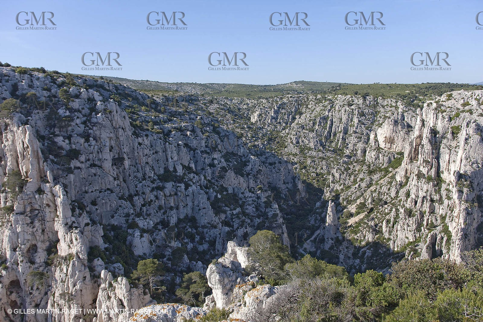 06 05 2009 - Marseille (FRA, 13) - Les Calanques - On Castelviel plateau - Calanque de Loule et falaises du Devenson