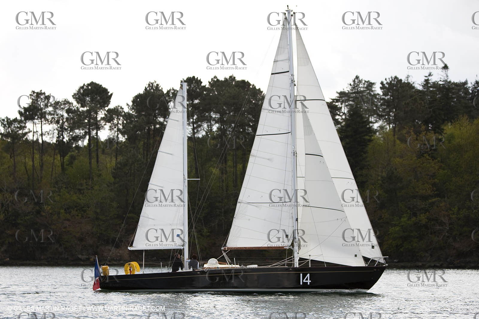 19 05 2010- Benodet- (FRA,56)  -  Pen Duick II dans l'Odet