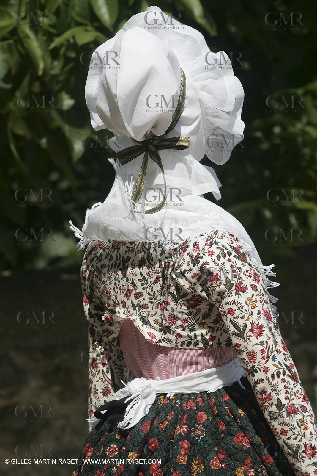 May 2004 - La Tour d'Aigues (FRA, 84) - Old costumes for women of the South exhibition