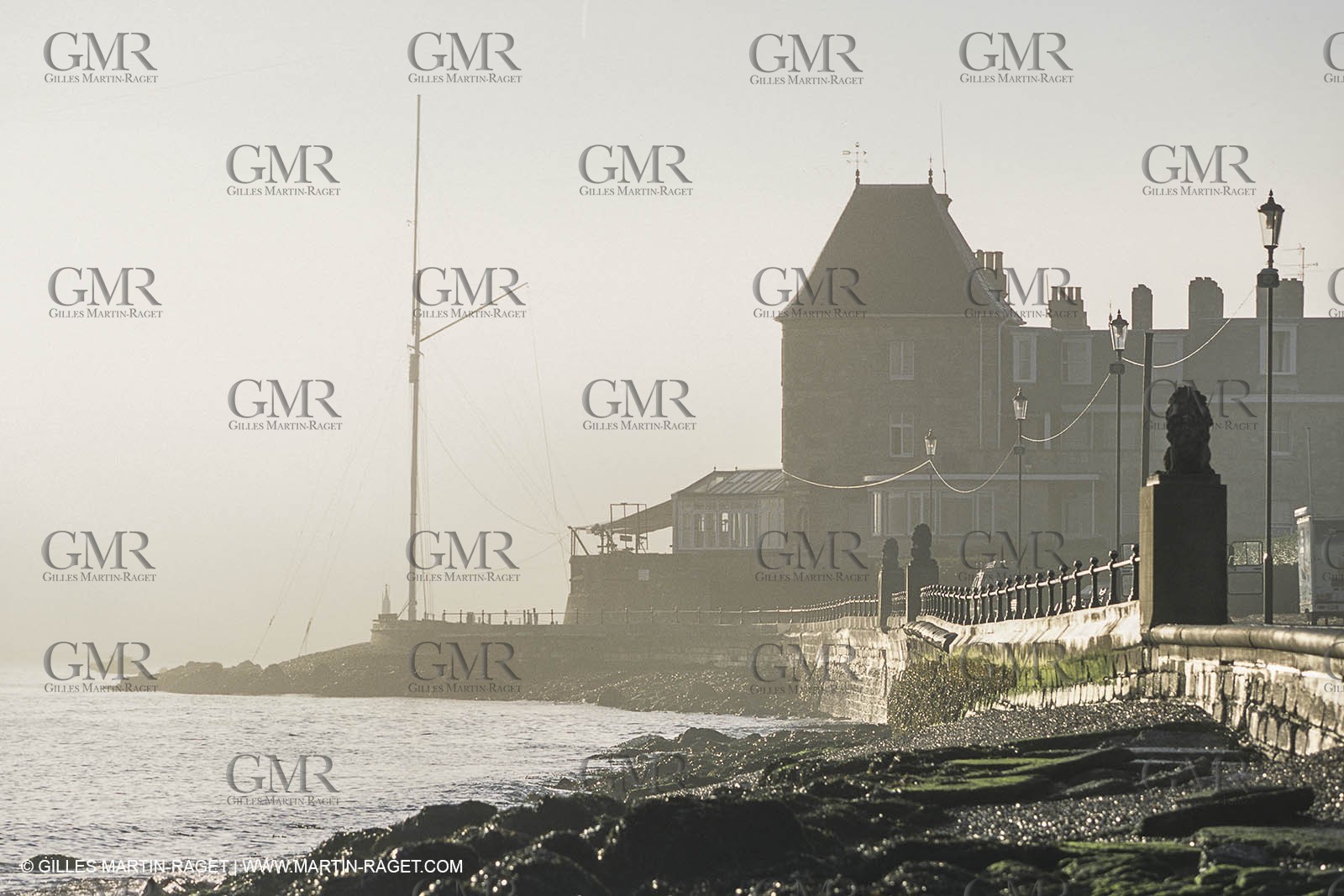 Sailing, shore and dock ambiances, Cowes, (UK, IOW)