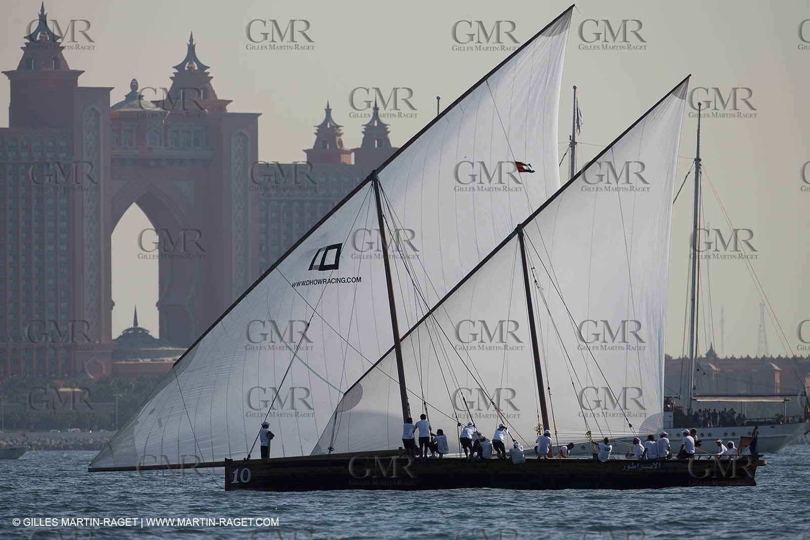 20 11 2010 - Dubai (UAE) - Dubai Louis Vuitton Trophy - Traditionnal dhow races for competing teams
