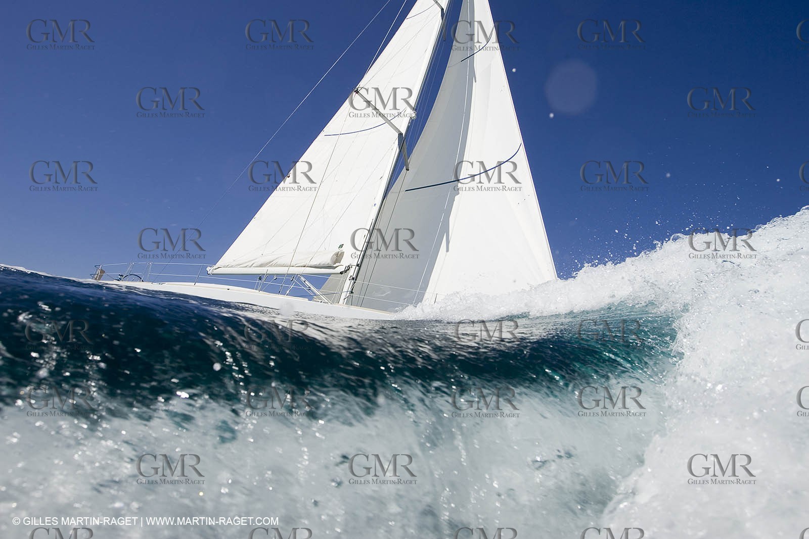 Crusing monohull sailing