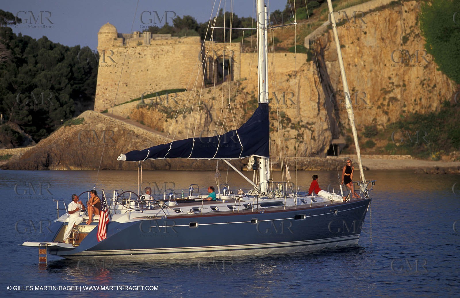 Cruising monohull mooring