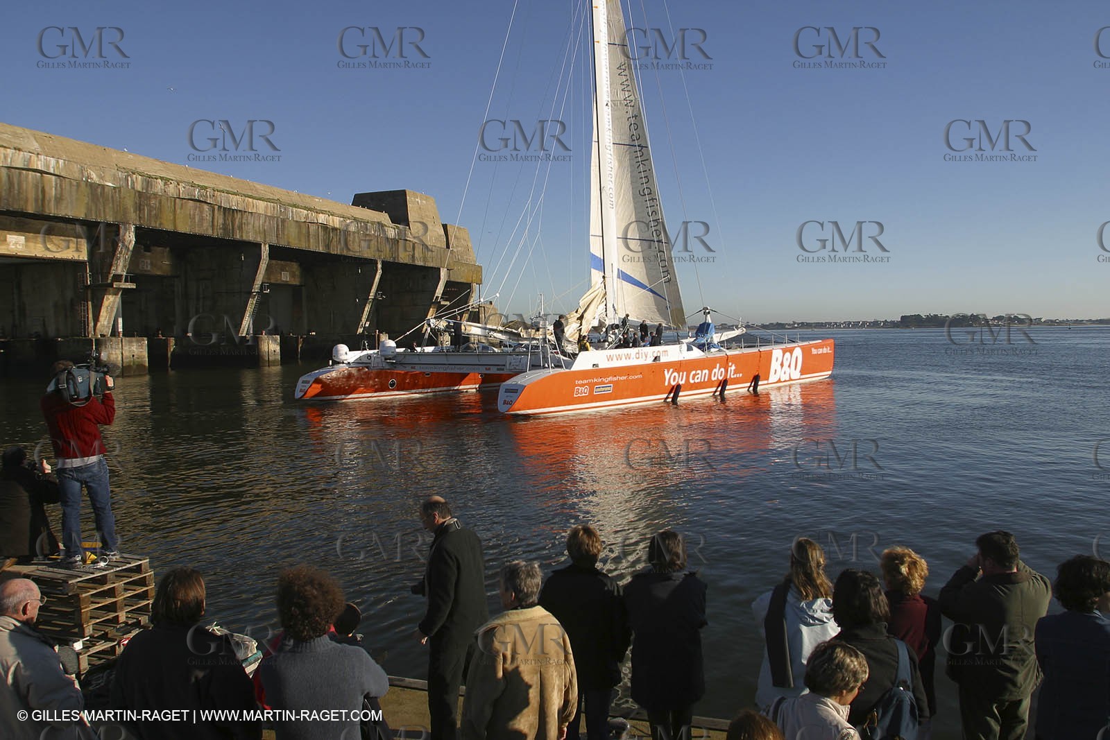 Kingfisher II - Jules Verne Trophy 2002 start - Brest