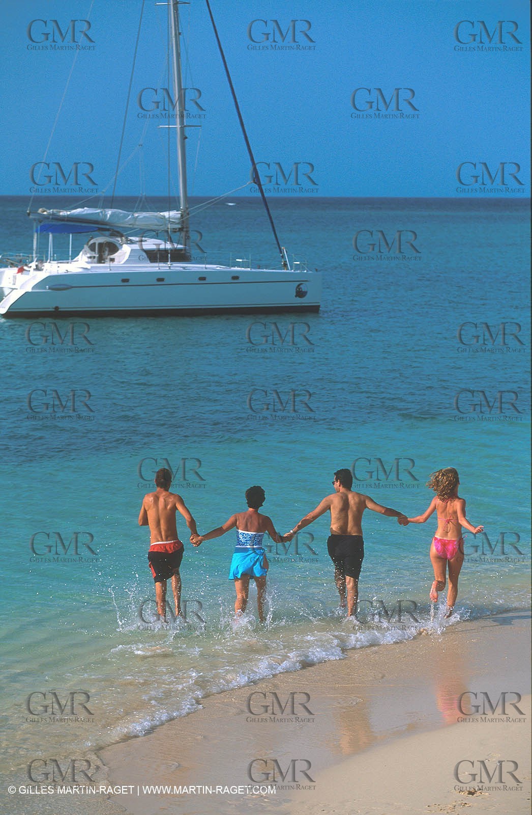 Cruising - People - Doing nothing