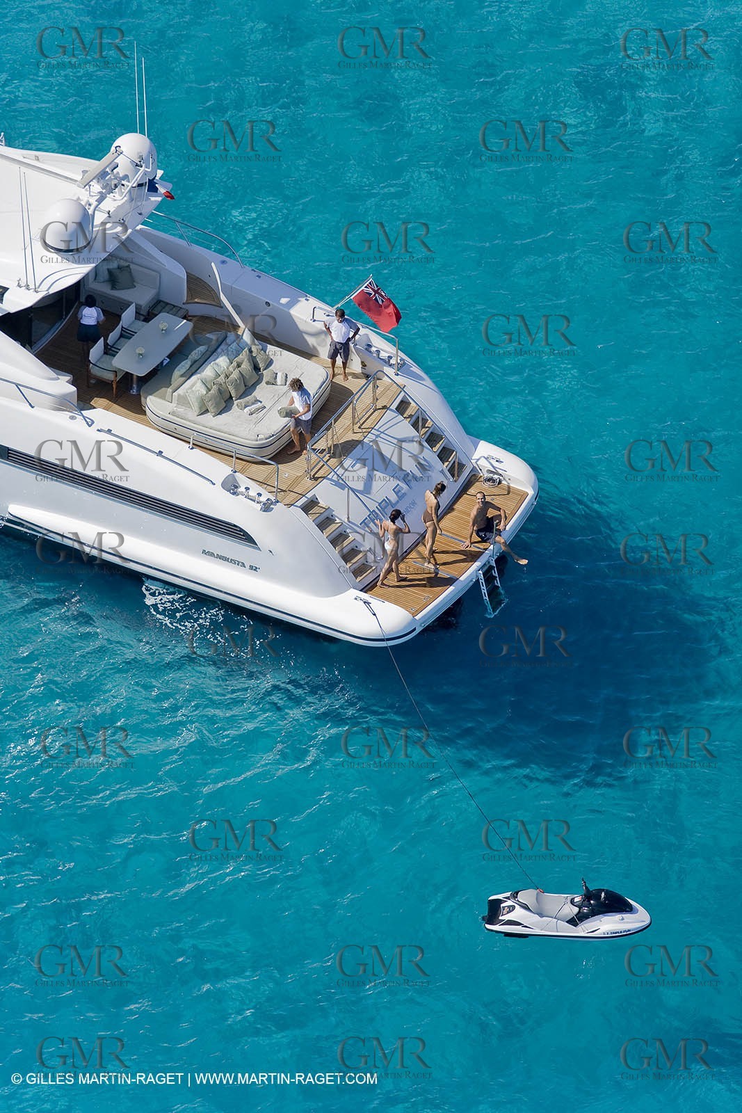 06 09 2007 - Saint Tropez (FRA, 83) - Superyachts - Motoryachts - Mangusta 92 Triple Fun à Saint Tropez - Au mouillage devant le Club 55 à la plage de Pampelonne