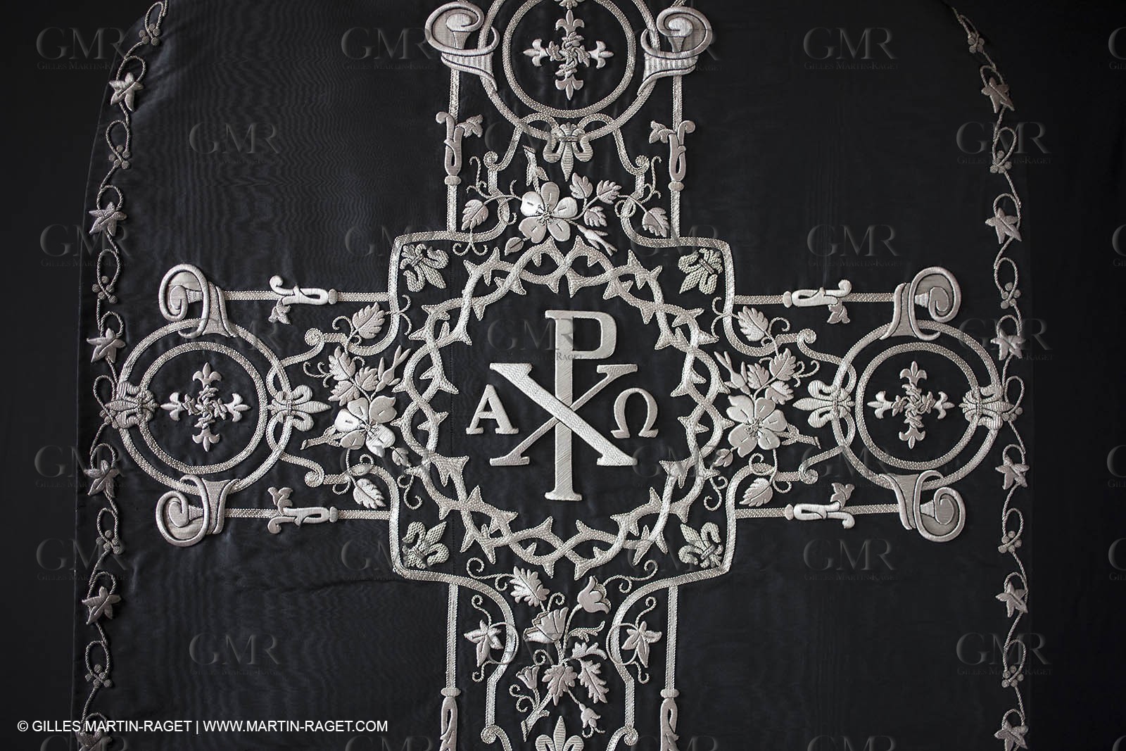 04 02 2013 - Marseille(FRA,13), Notre Dame de la Garde, liturgical clothing