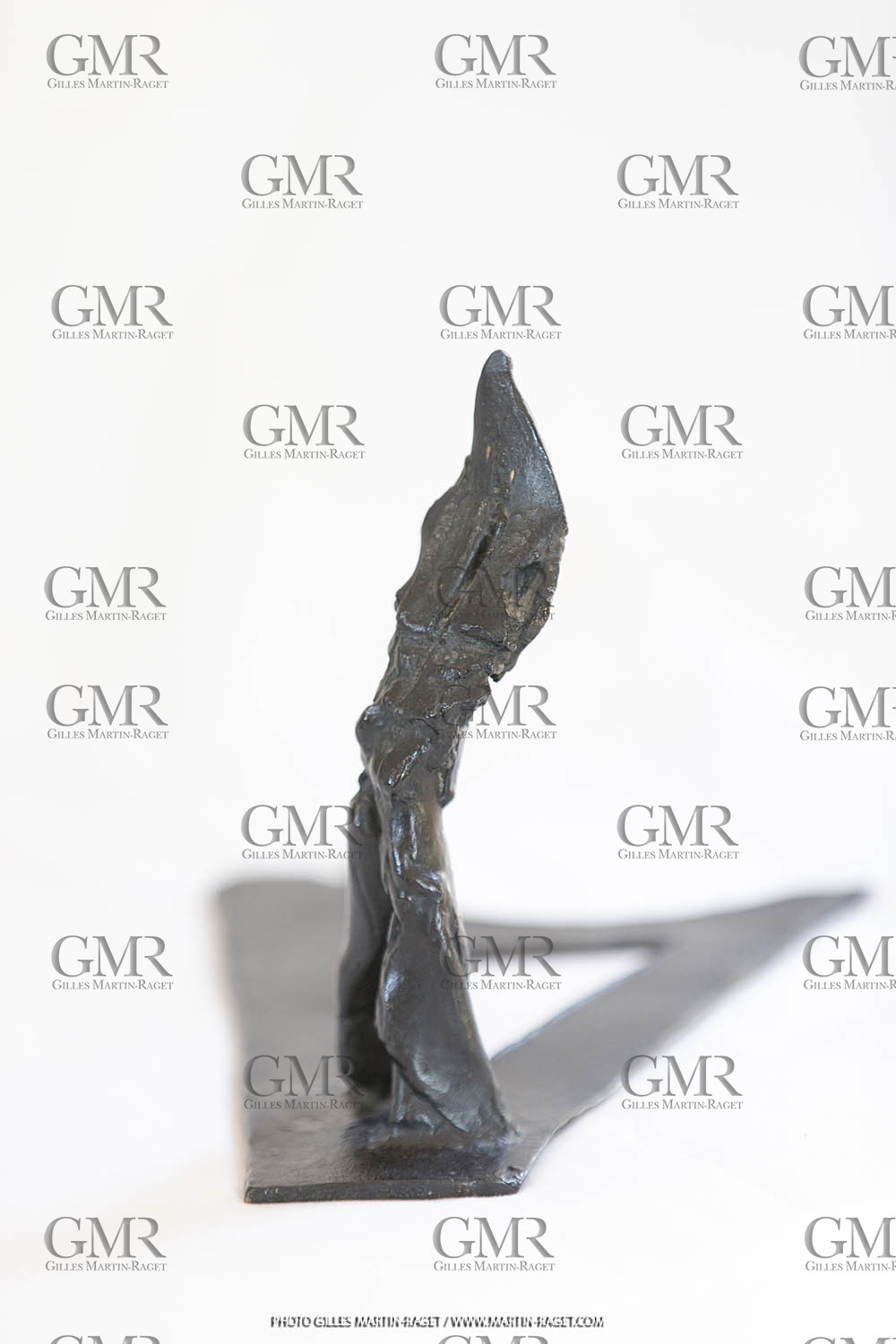 06 03 2016, Marseille (Fra,13), Oeuvre de Germaine Richier, Guerrier n° 7 1955, Bronze patiné foncé, Numéroté 4 8, Fondeur : L. Thinot, Paris, 17,5 x 25 x 17 cm, Collection particulière