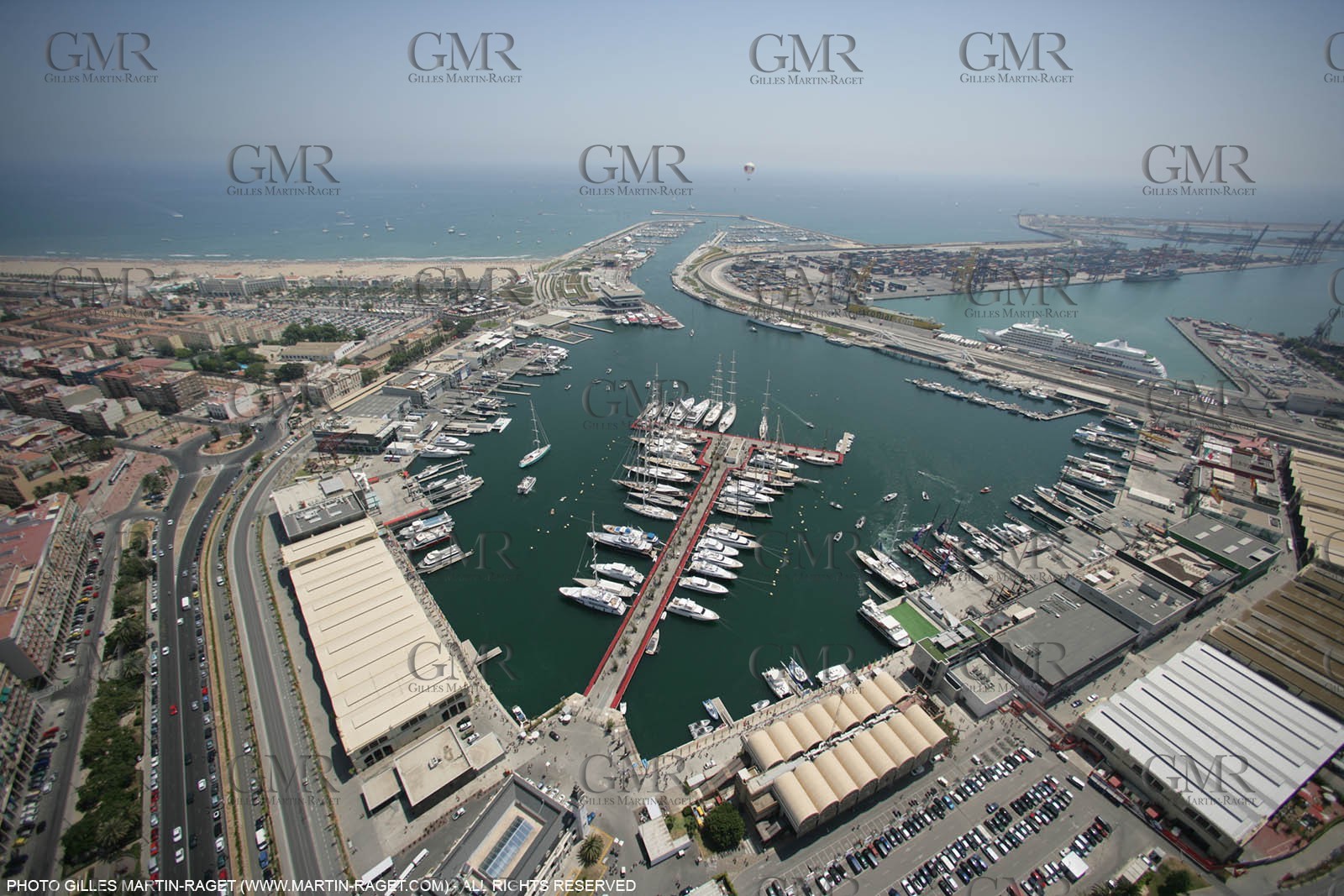 2' 06 2007-Valencia (Spain)- 32nd America's Cup - Final Match - Day 2
