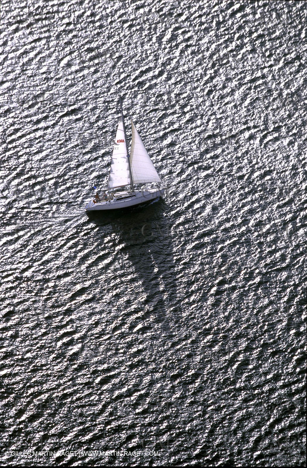 Crusing monohull sailing