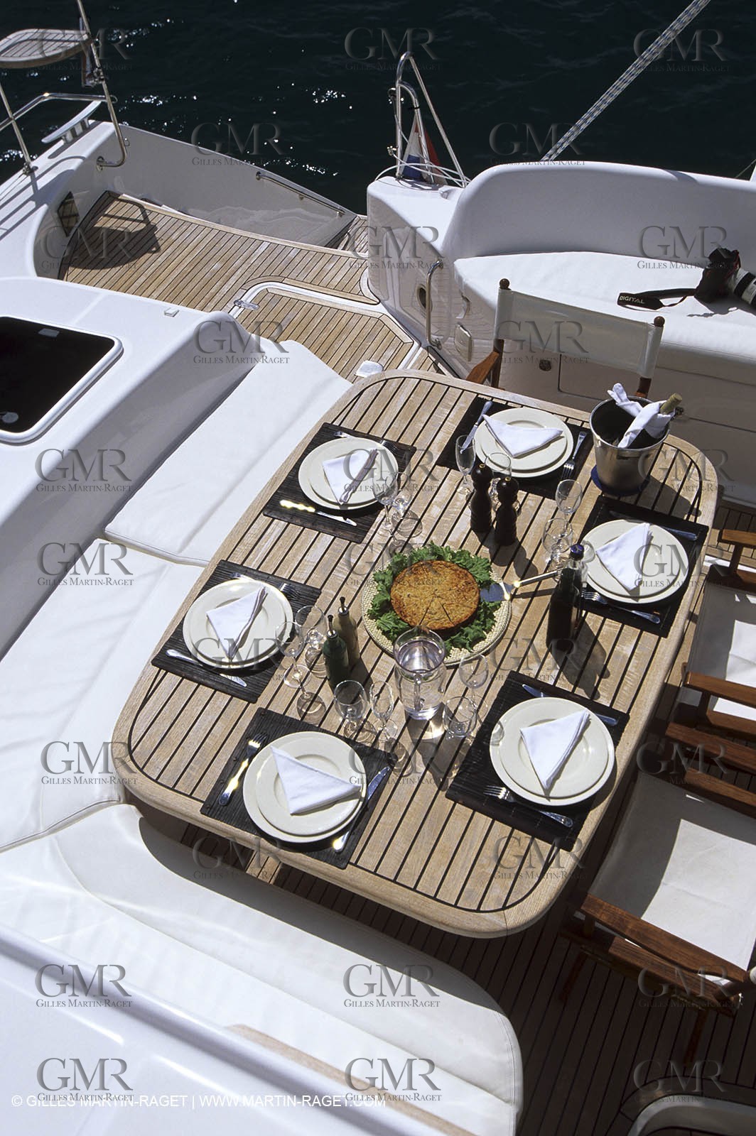 Privilege 585 - Go Free - Martinique Voile - Croisière - Repas