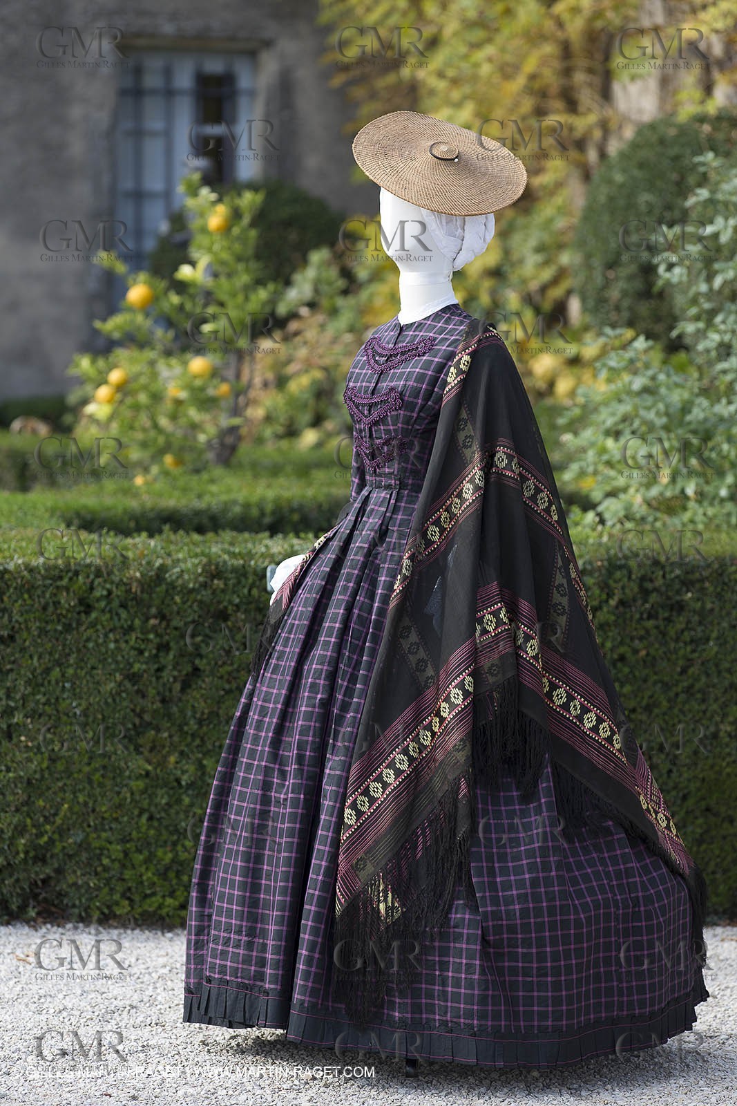 31 10 2013 - Ansouis (FRA,84) - Ansouis castle - Costumes of the exhibit Men costumes