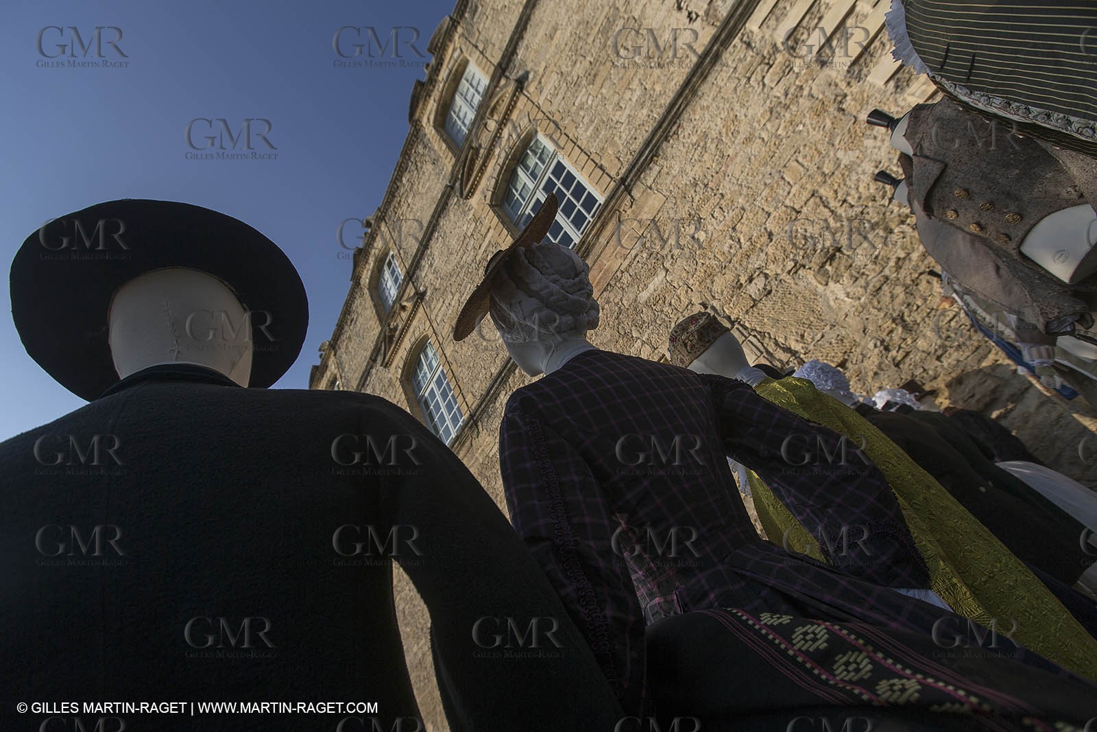 31 10 2013 - Ansouis (FRA,84) - Ansouis castle - Costumes of the exhibit Men costumes