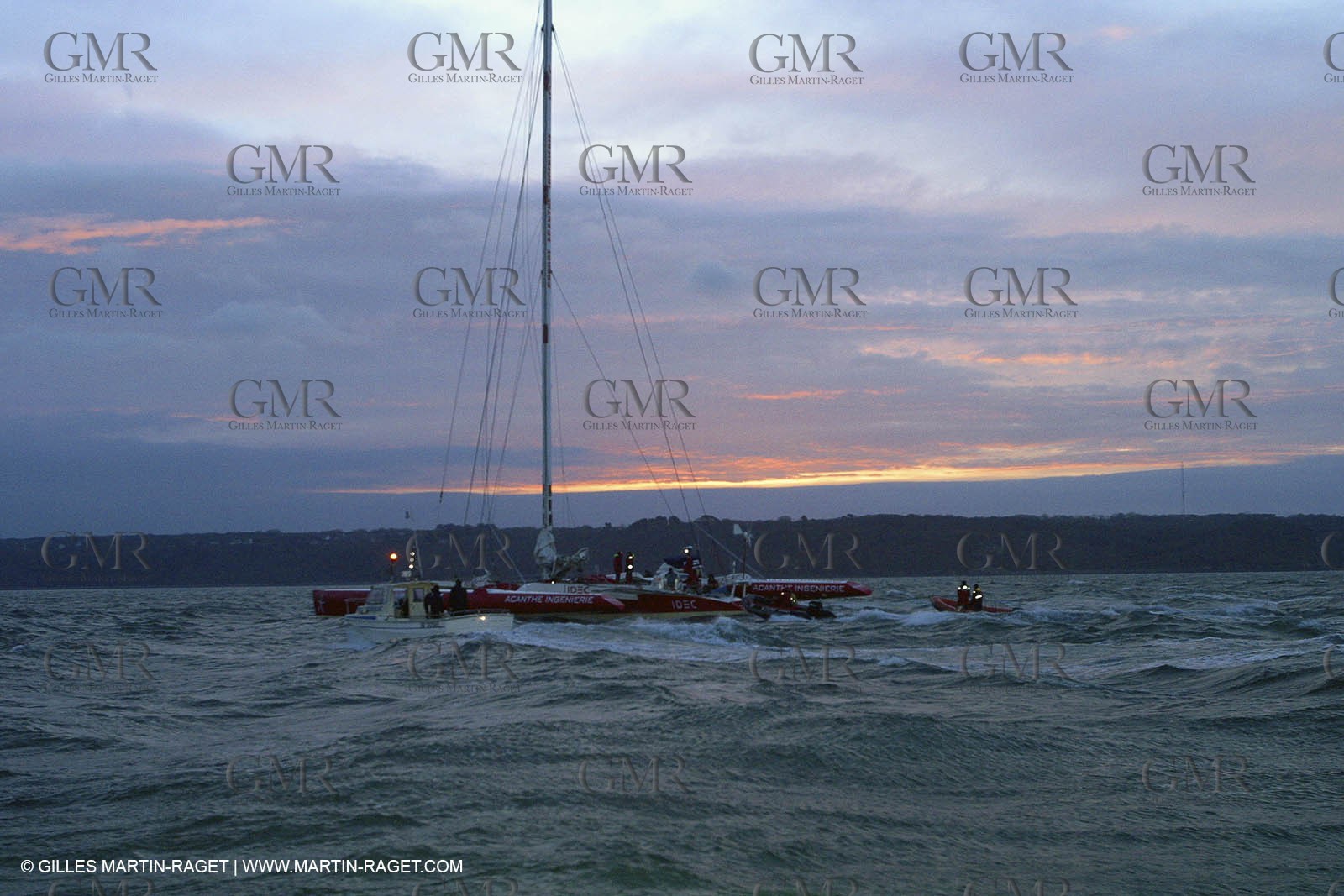 Record autour du monde solo - Idec - Francis Joyon - Arrivée à Brest