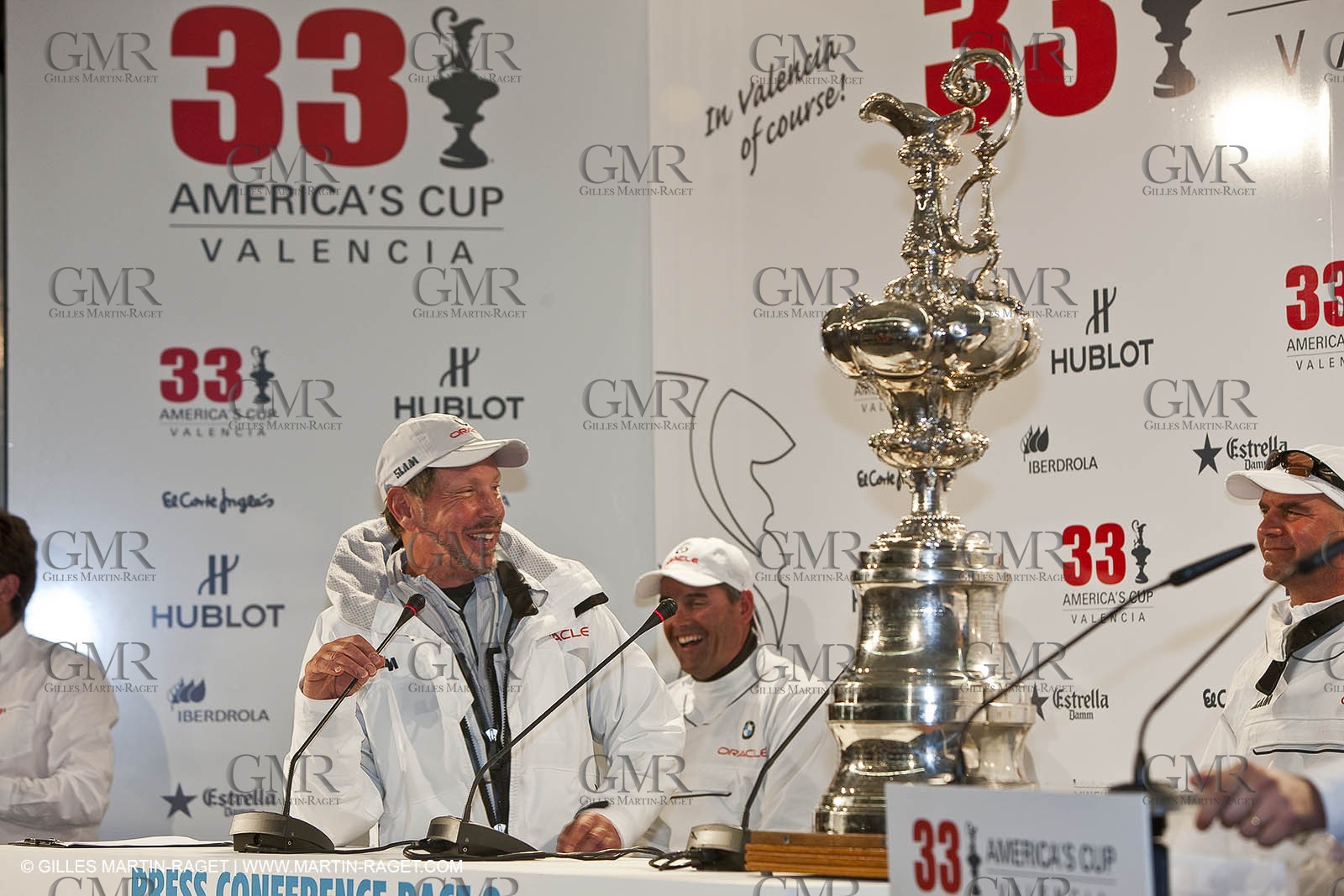 14 02 2010 - Valencia (ESP) - 33rd America's Cup - BMW ORACLE Racing - Race 2