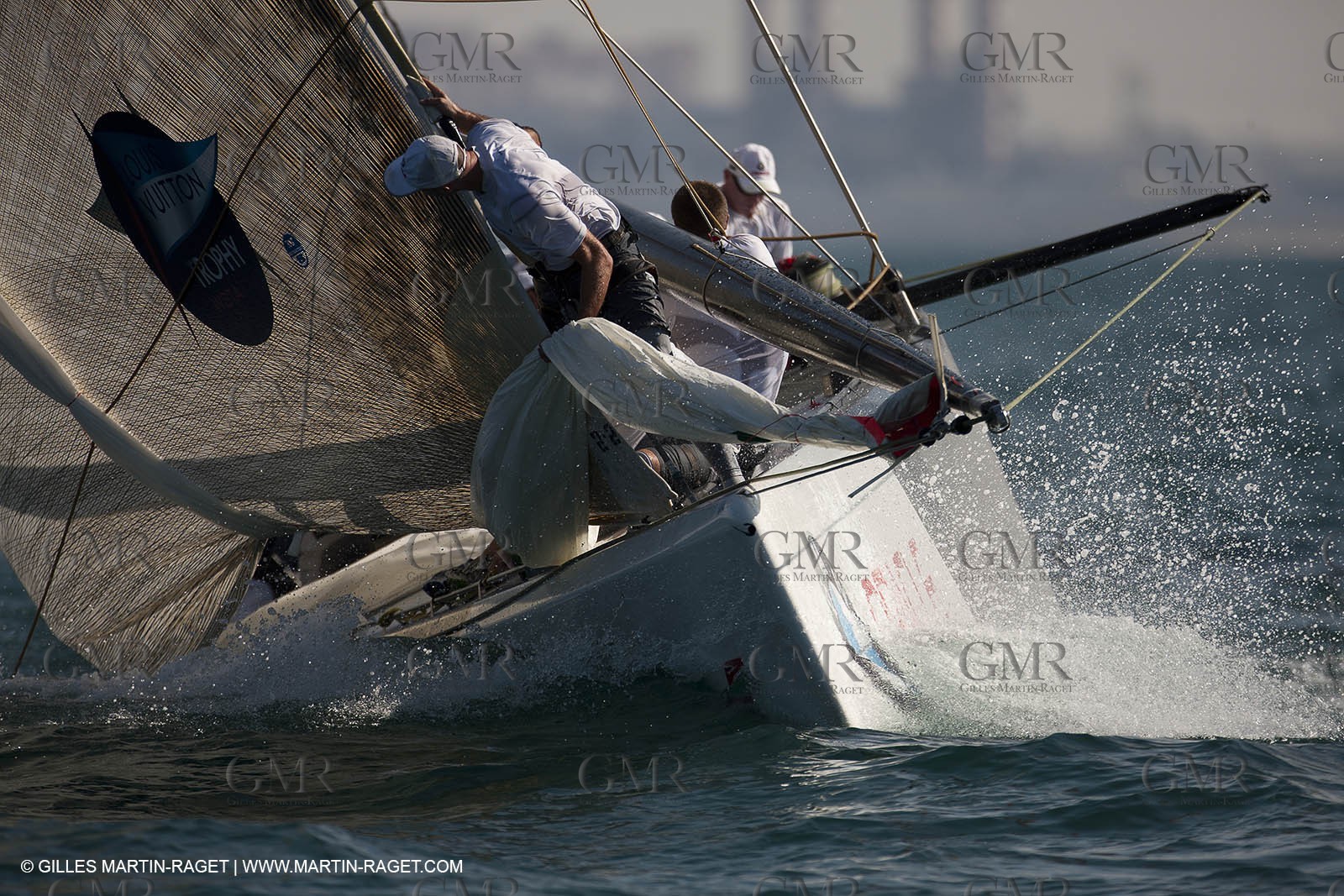 26 11 2010 - Dubai (UAE) - Dubai Louis Vuitton Trophy -1 2 final - BMW ORACLE Racing Vs All4One