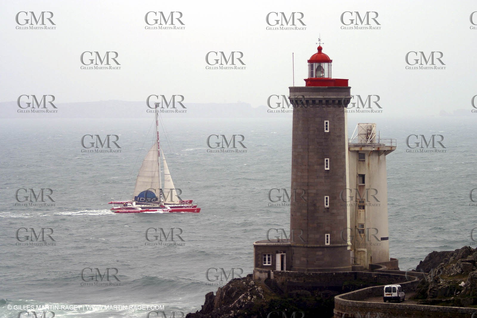 Record autour du monde solo - Idec - Francis Joyon - Arrivée à Brest