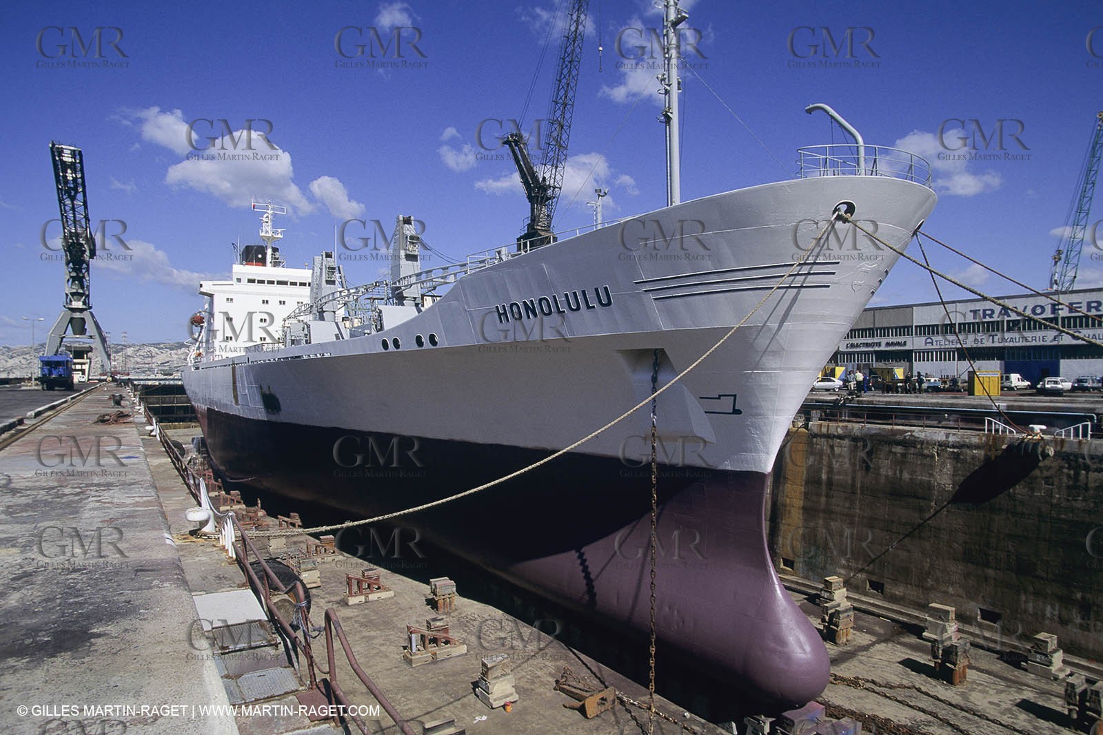 Monde maritime, opérations porturaires, ports, manoeuvres, marine world, harbour operations, maritime shipping,