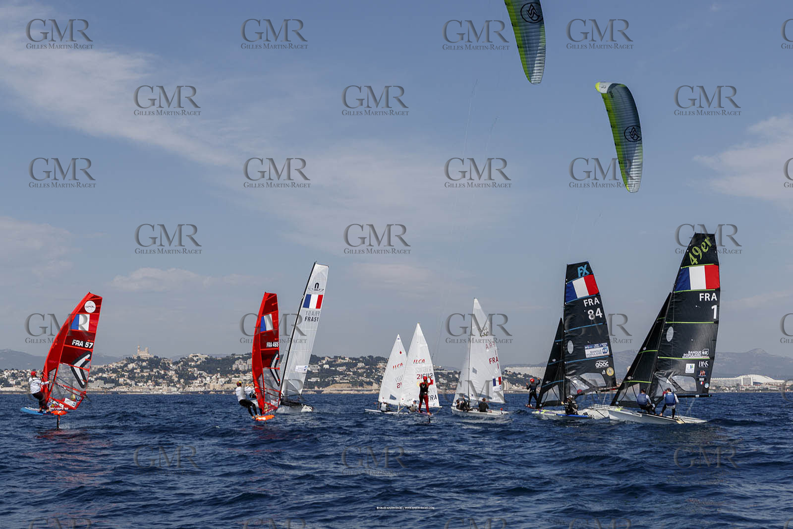 15 04 2024, Marseille (FRA), présentation des sélectionnés olympiques français en voile pour les Jeux Olympiques de Paris 2024.  Alex Mazella (Kite hommes - Formula Kite); Laurianne Nolot (Kite femmes - Formula Kite); Nicolas Goyard (Planche à voile hommes - iQFoil); Hélène Noesmoen (Planche à voile femmes- iQFoil); Camille Lecointre-Jeremie Mion (dériveur double mixte - 470); Louise Cervera (Dériveur femmes - ILCA 6); Jean-Baptiste Bernaz (Dériveur hommes - ILCA 7); Tim Mourniac - Lou Berthomieu (Multicoque mixte - Nacra 17); Clément Péquin - Erwan Fischer (Skiff hommes - 49er); Sarah Steyaert-Charline Picon (Skiff femmes - 49er FX).