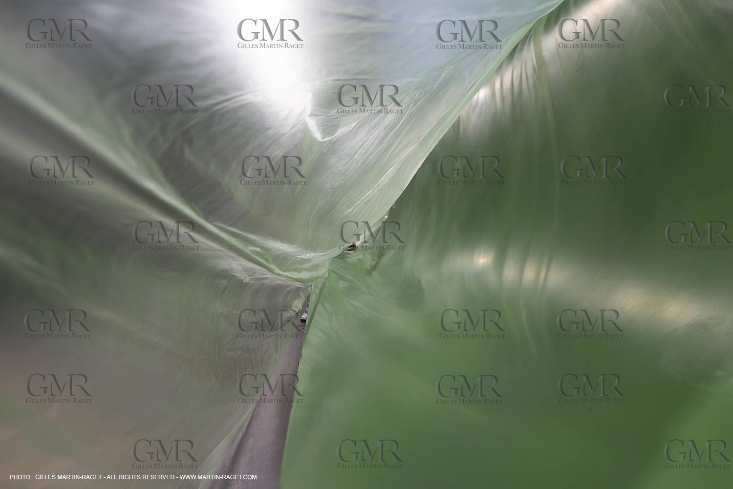 29 10 2018, La Grande Motte (FRA,30), Chantier Gunboat, construction du Gunboat 68, préparation des moules