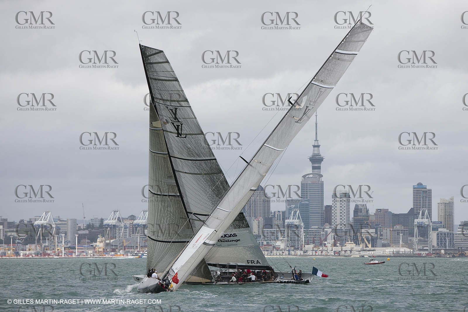 30 01 2009 - Auckland (NZL) -  Louis Vuitton Pacific Series -  Racing Day 1 - Pataugas-K Challenge vs Cina Team