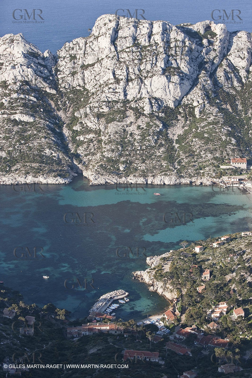04 04 2009 - Marseille (FRA, 13) - Les Calanques - Marseille as seen from the top of the Baou Rond summit