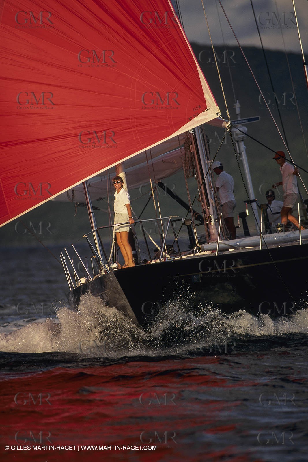 Voile, croisière, personnages, femmes