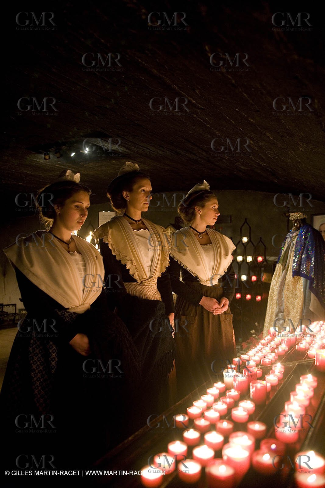24 02 2007 - Saintes Maries of the Sea (FRA, 13) - Queen of Arles and her assistants in Camargue