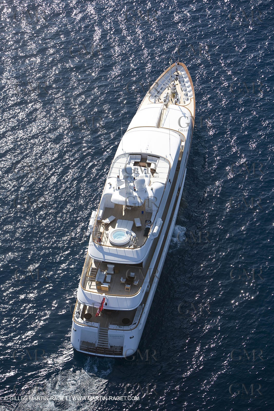 28 07 2007 - St Jean Cap Ferrat - SuperYachts - Motor Yachts - Hampshire