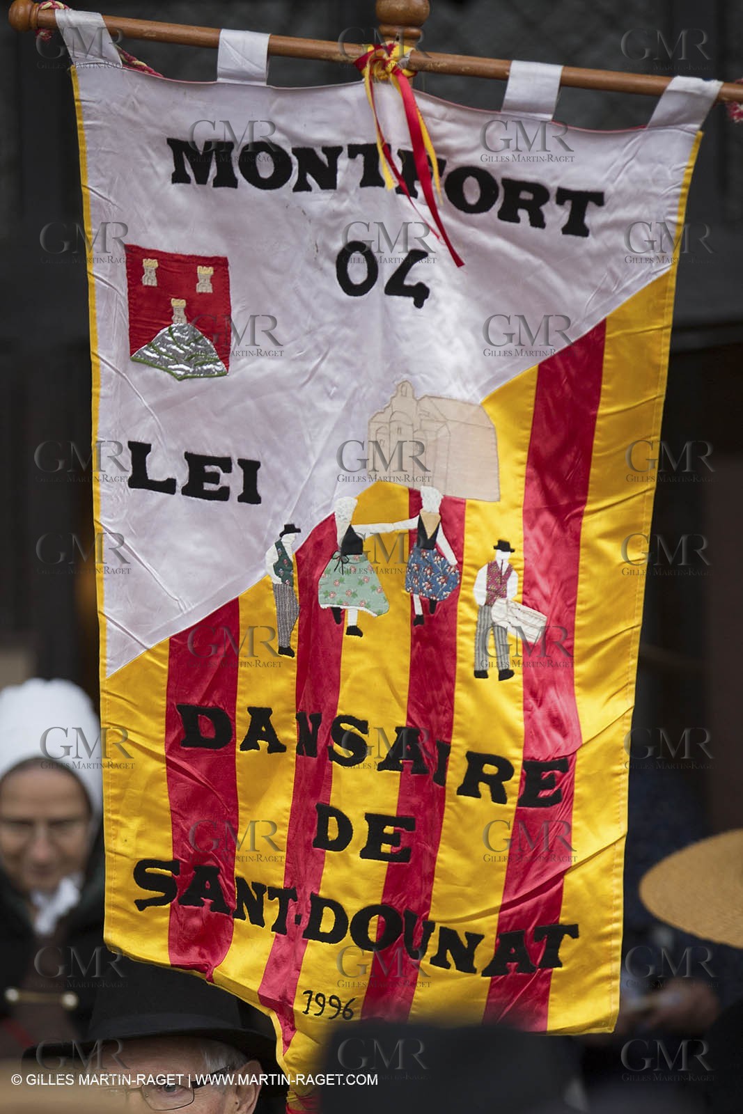 13 01 2012 - Marseille (FRA,13) - Week end d'ouverture de MP 2013 , Groupe de tradition provençale à la sortie de la messe de la Cathedrale de la Major