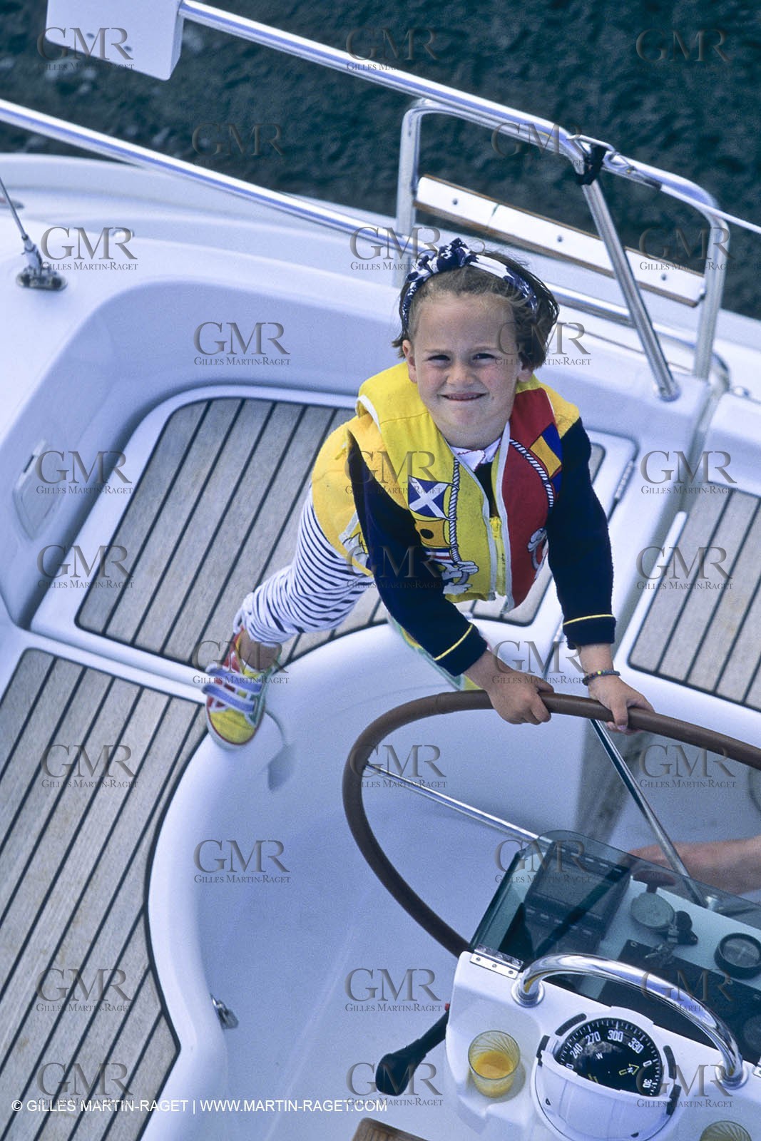 Sailing, cruising, children onboard
