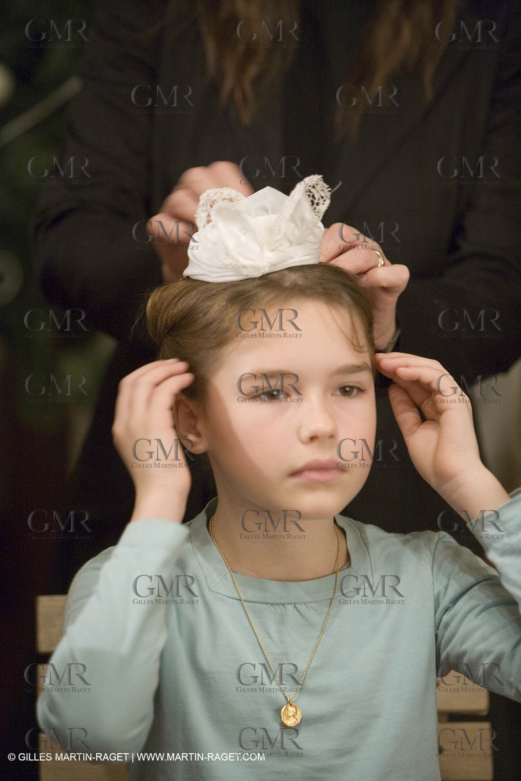 24 12 2006 - Les Baux de Provence - Veillée de Noël - Messe de minuit, crèche vivante et pastrage dans l'église Saint Vincent