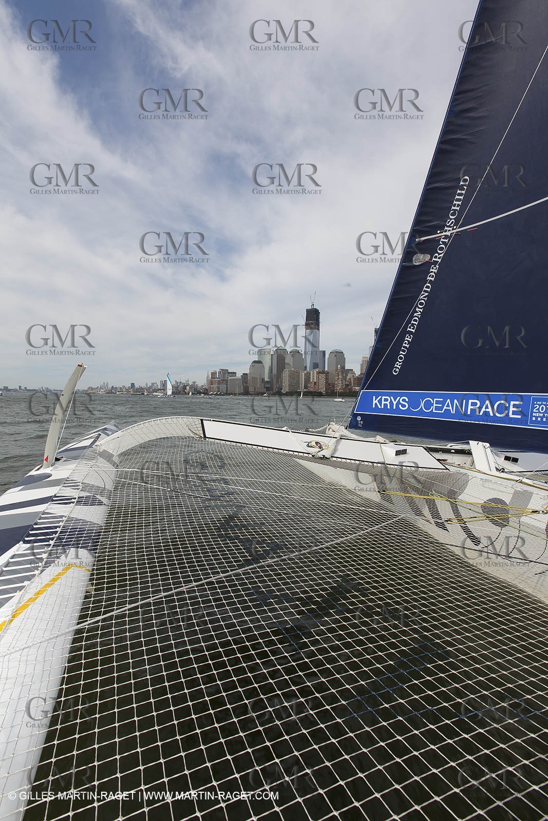 05 07 2012 - New York (USA) - Ocean Krys Race - Speed runs in fornt of NY city