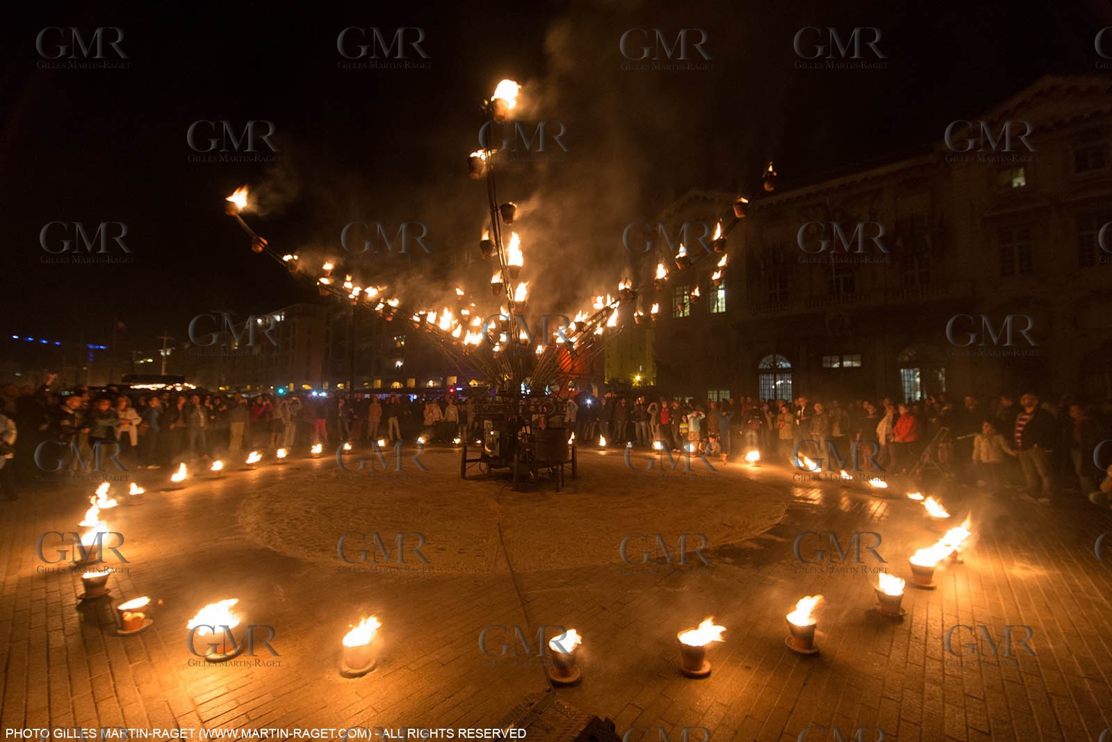 03 05 2013 - Marseille (FRA,13) - Marseille Provence 2013, illumination du Vieux Port par la Compagnie Carabosse