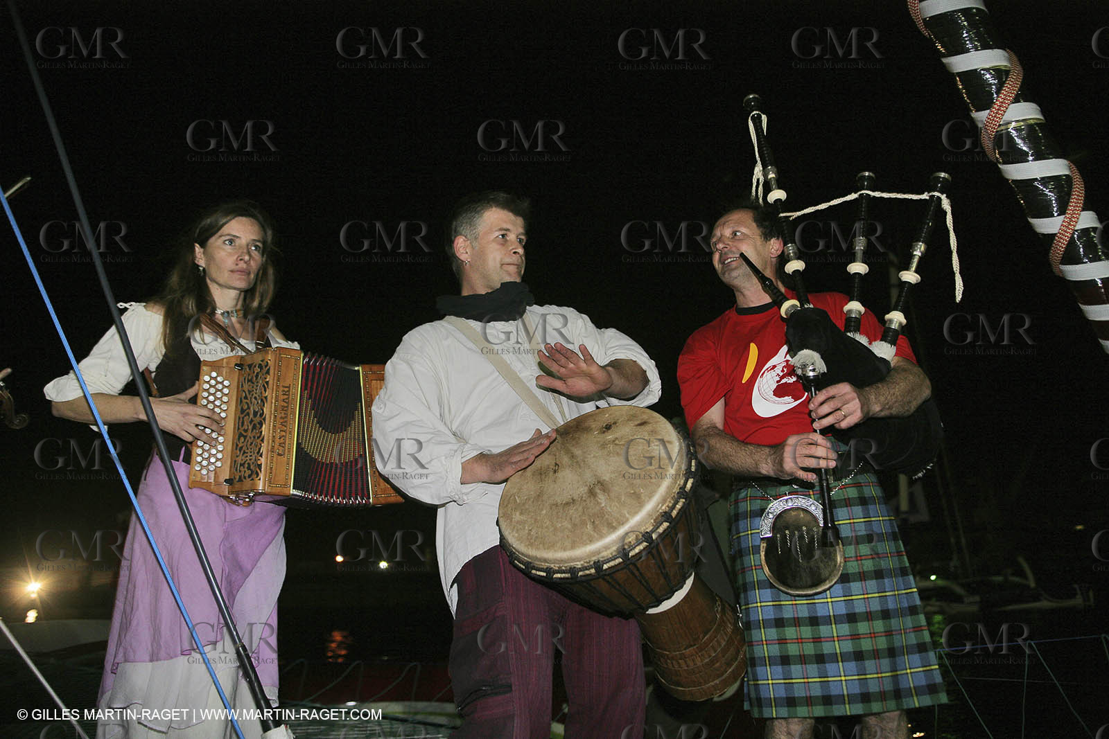27 10 2006 - Saint Malo (FRA) - Route du Rhum 2006 - Thomas Coville - Sodeb'O - Lock passage